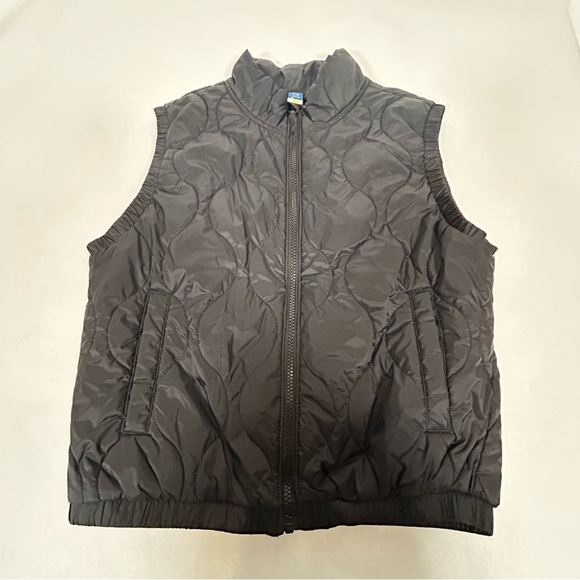 2 for$15 Old Navy Cropped Quilted Girl’s Vest - Picture 4 of 12